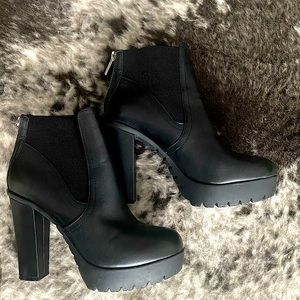 Black leather booties🖤